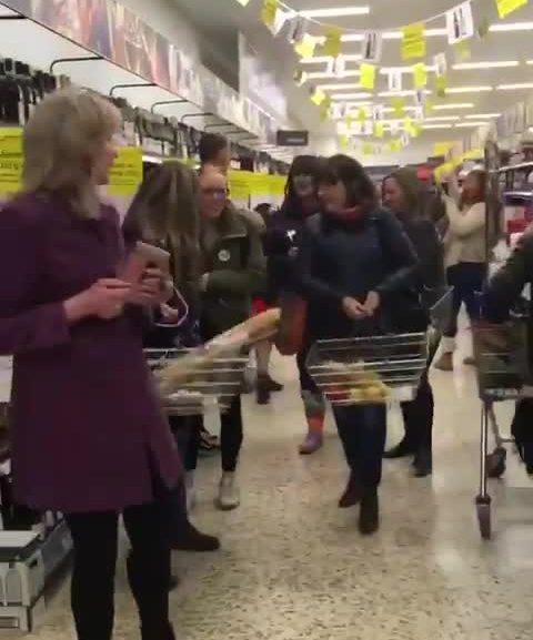 A group in Chelmsford, England organised a mask free shopping trip, power in numbers, remember, businesses and livelihoods are only being destroyed because of compliance, they keep moving the goalposts, and they will continue to do so until the people wake up.