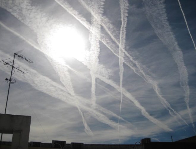 Four workers from the State Meteorological Agency confessed that planes are spreading lead dioxide, silver iodide and diatomite throughout Spain