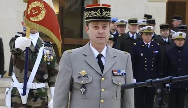 French General Praises Unjabbed Citizens: ‘You Embody the Best of Humanity, You Are Superheroes’